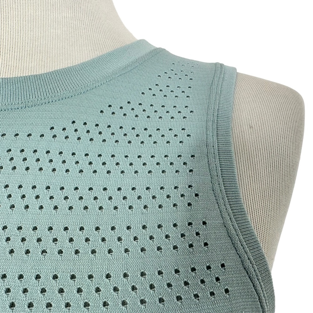 Lululemon Womens Breeze By Muscle Tank II Squad Sz 4 Sea Frost Perforated - Picture 9 of 11